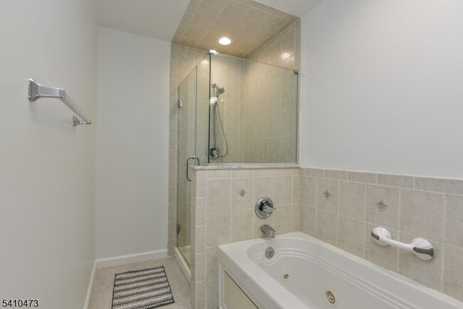 Building Photo - 203 Central Pk Pl