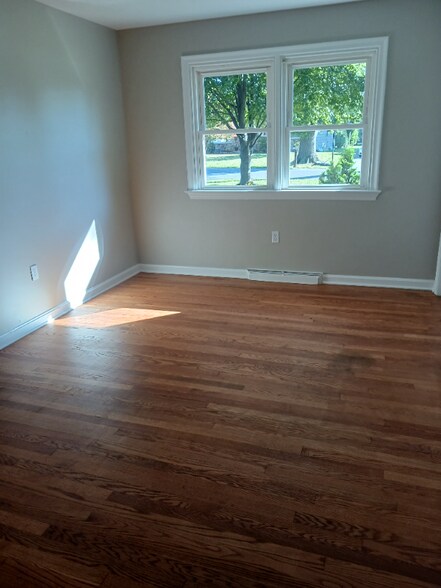 Building Photo - 1722 Billview Dr