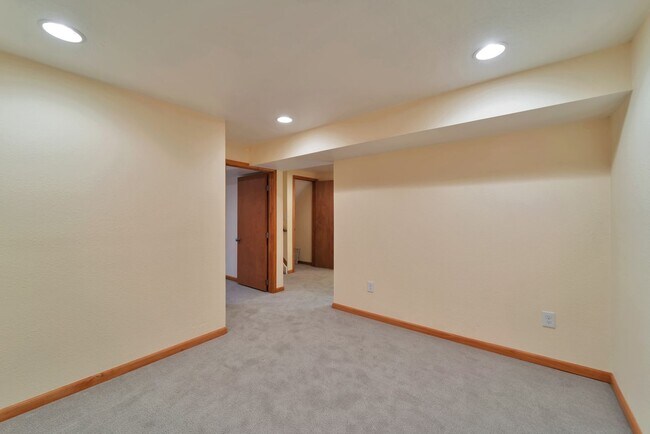 Building Photo - Fantastic 4 Bed 3.5 Bath in Aurora!