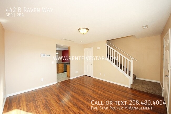 Building Photo - Townhome Available in Chubbuck! Visit rent...