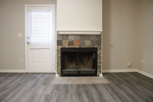 Building Photo - Millbrook Rental!!