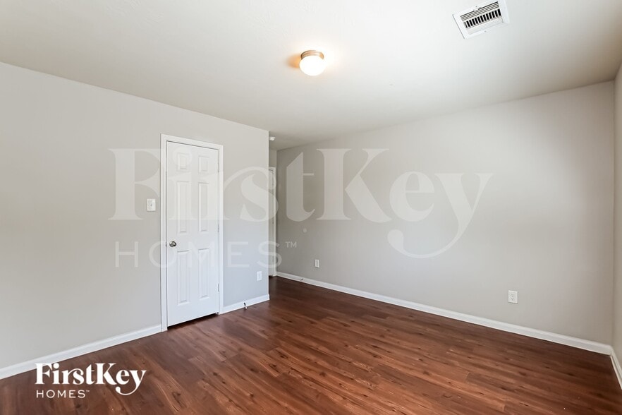 Building Photo - 886 Sun Prairie Dr