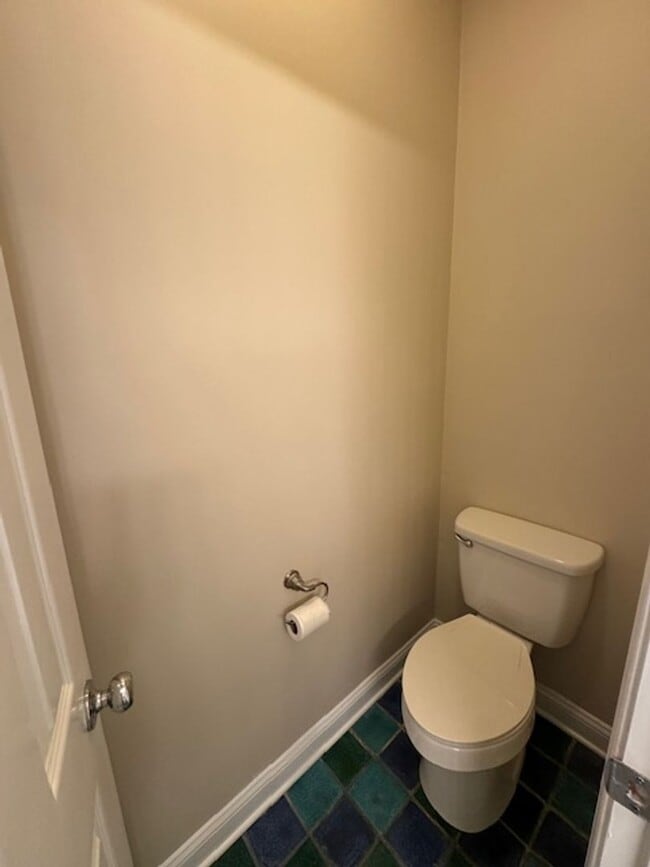Building Photo - Townhome in Ashton Place