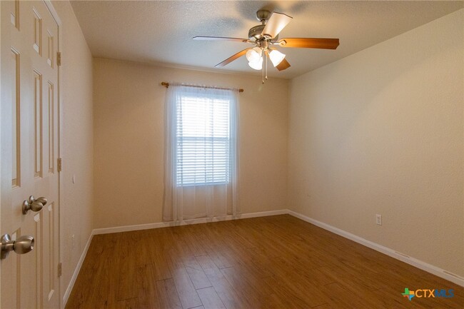 Building Photo - 2203 Love Rd
