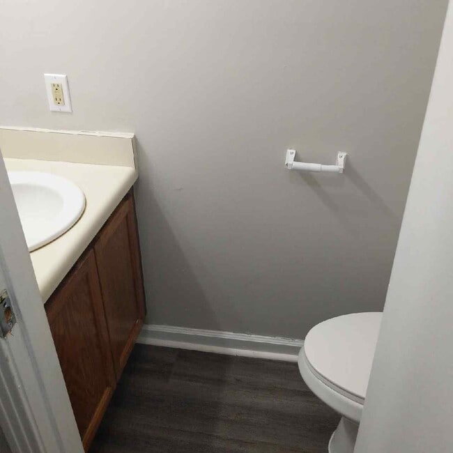 Building Photo - 748 Holder Dr