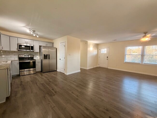 Building Photo - 101 Holly Rd