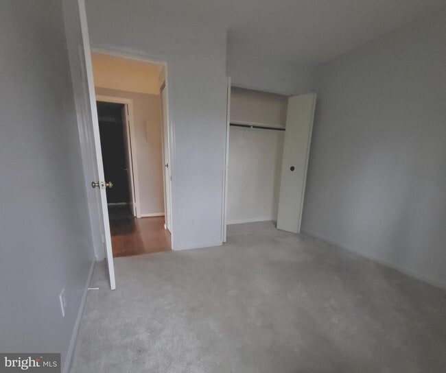 Building Photo - 5800 Cove Landing Rd