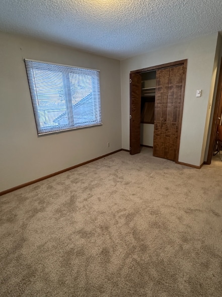 Building Photo - 4207 E Comanche Dr