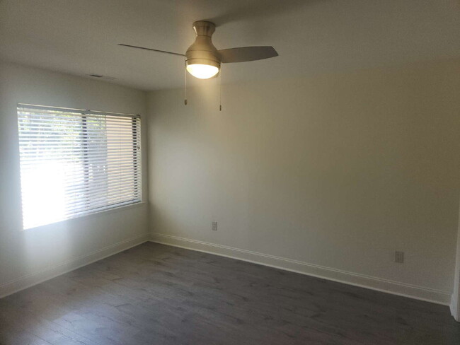 Building Photo - Renovated Two Bedroom Condo on Hilton Head...