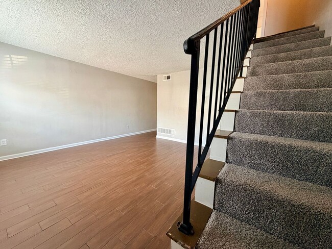 Building Photo - 684 Hobbs Dr