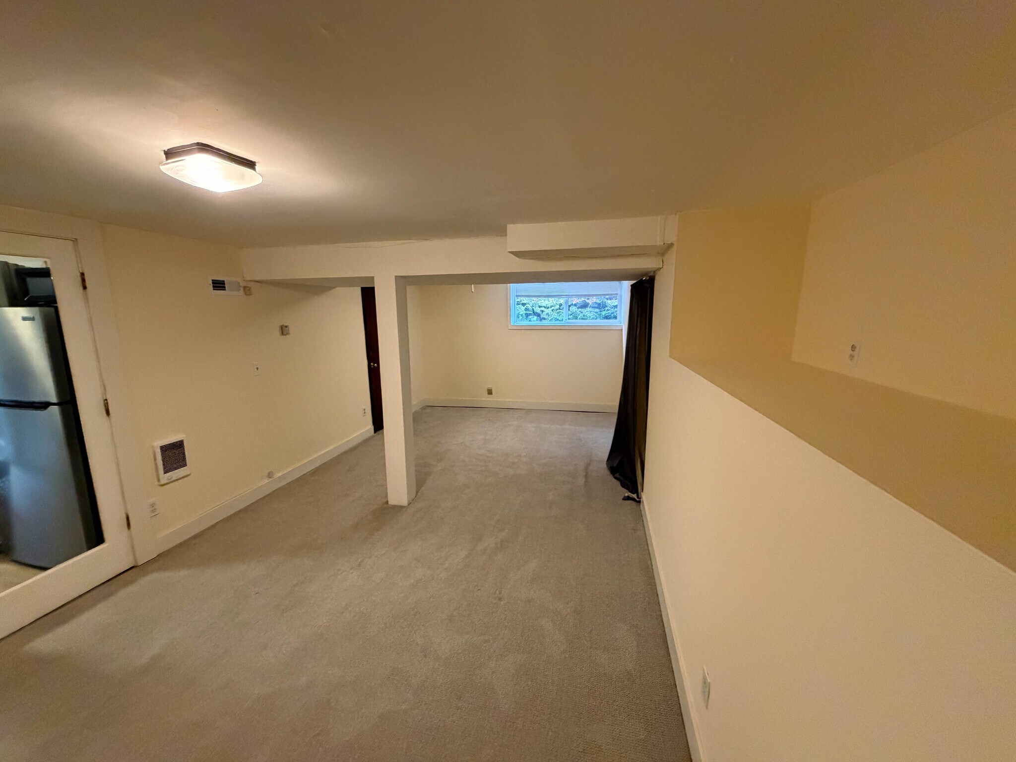 Building Photo - 7657 SE Market St