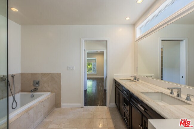 Building Photo - 11339 Thurston Pl