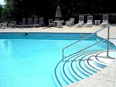 community pool - 1010 Ariel Ln