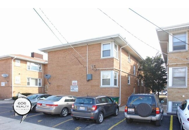 Building Photo - Franklin Park Apartments!