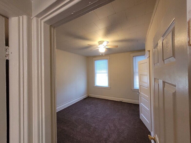 Building Photo - 272 N Hilton St