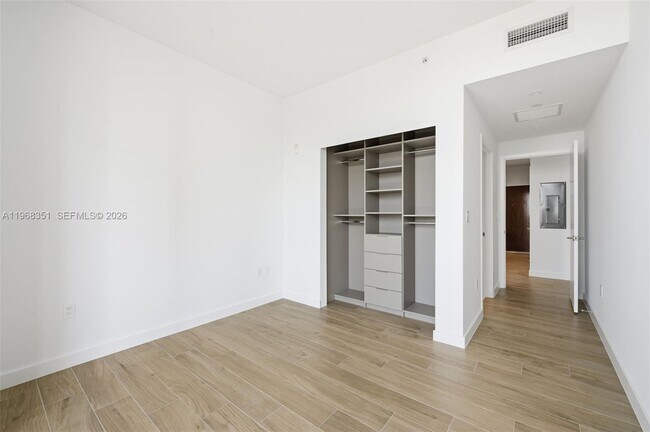 Building Photo - 2678 Tigertail Ave