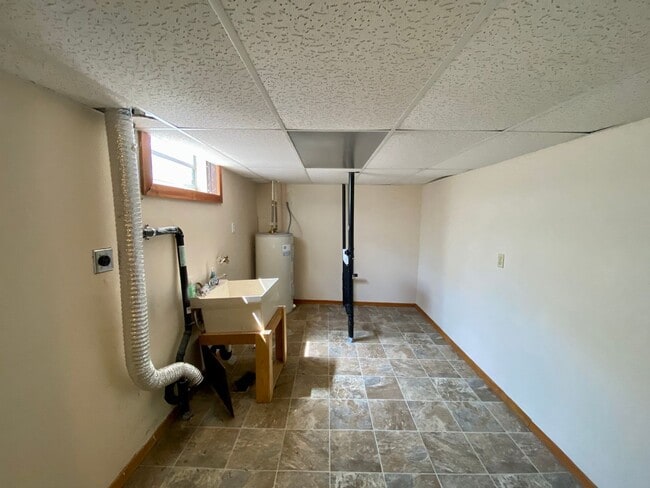 Building Photo - $2,200 - 4 Bed / 3 Bath Beautiful Home in ...
