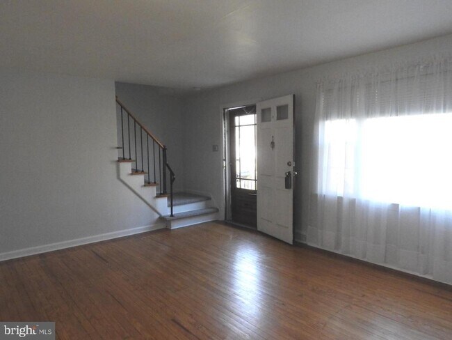 Building Photo - 110 Cambridge Ave