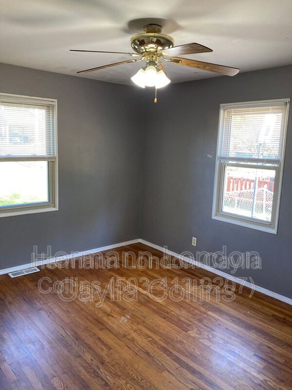 Building Photo - 2465 Hawthorne Manor Dr
