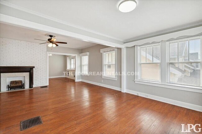 Building Photo - 4138 N Lockwood Ave