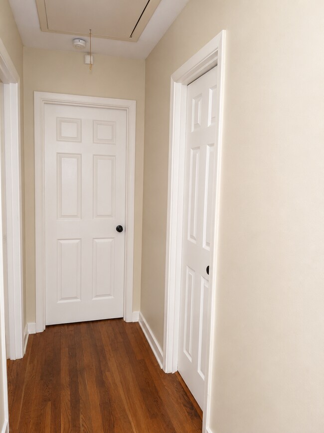 Building Photo - Beautiful 3BR/2BA Home with Large Yard & Outdoor Deck | Northeast Jackson