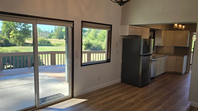 Building Photo - Beautiful 3 Bedroom Home on Acreage