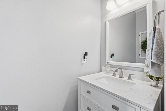 Building Photo - 43333 Wintersrun Ct