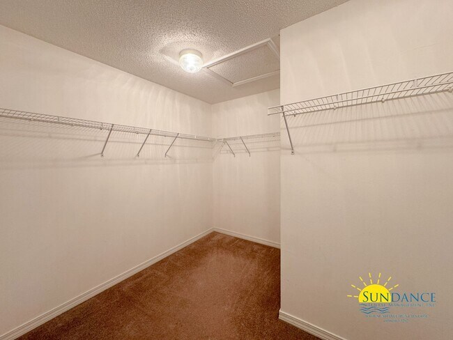 Building Photo - Stylishly Updated 3BR Home Minutes from Destin Harbor & Henderson Beach!