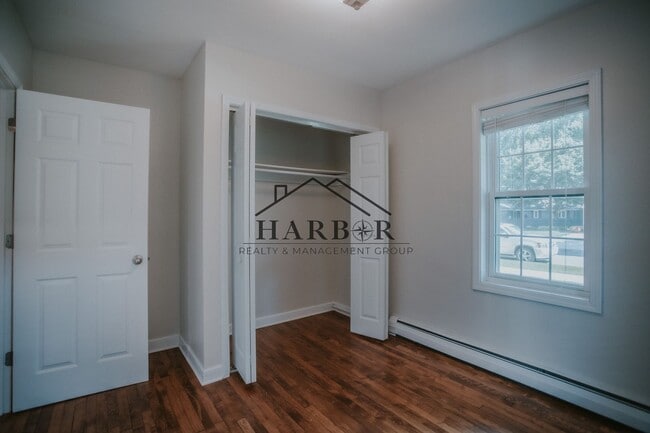 Building Photo - 608 6th Ave SW