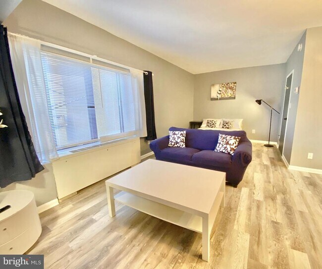 Building Photo - 3101 S Manchester St