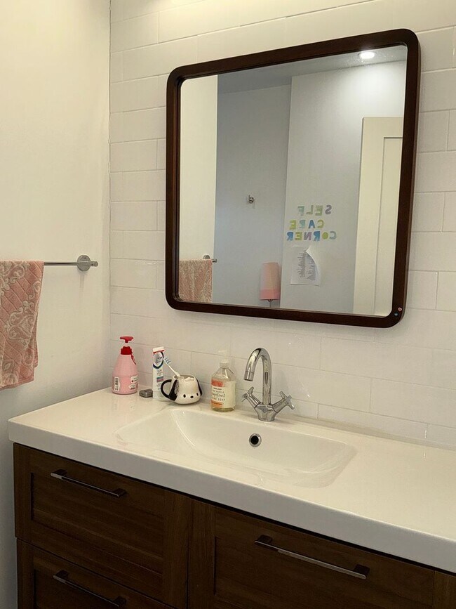 Building Photo - Fully remodeled 4BR 2.5BA colonial in 4 corners area of Silver Spring