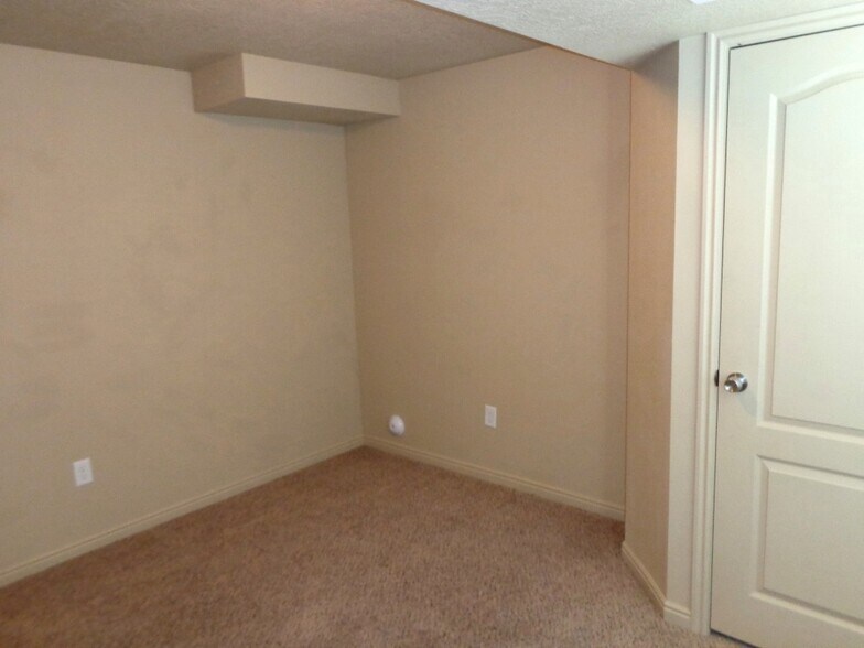 Building Photo - 2022 Juniper Dr