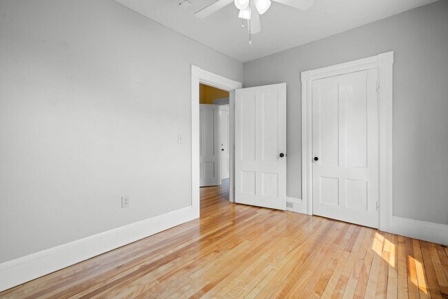 Building Photo - 106 Bismark St