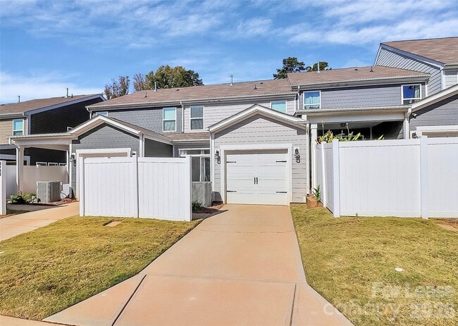 Building Photo - 2126 Blewett Dr