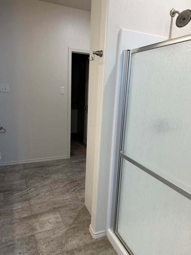 Building Photo - 11605 Evanston Ave