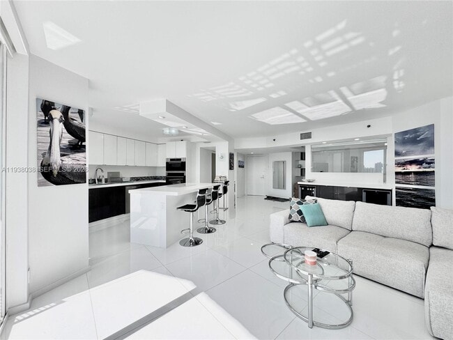 Building Photo - 3600 Mystic Pointe Dr