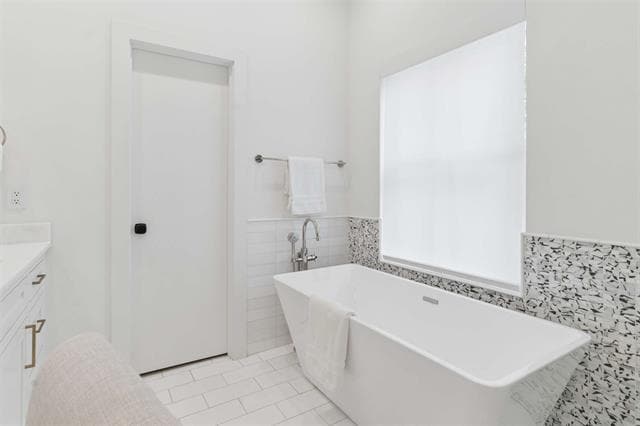 Building Photo - 6452 Lavendale Ave