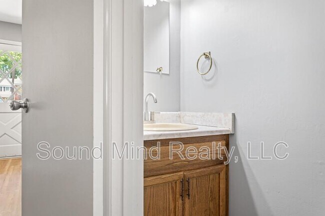 Building Photo - 6521 New Market Way