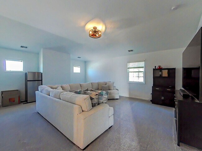 Building Photo - 5 Bedroom Home in Columbia County!