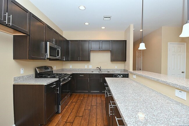 Building Photo - 17041 Wilthorne Gardens Ct