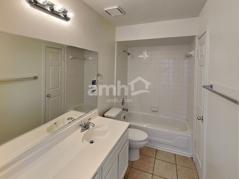 Building Photo - 1704 Gnu Gap