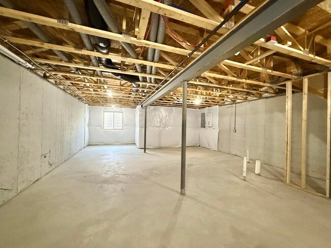 Building Photo - 5586 E Spaniel Dr