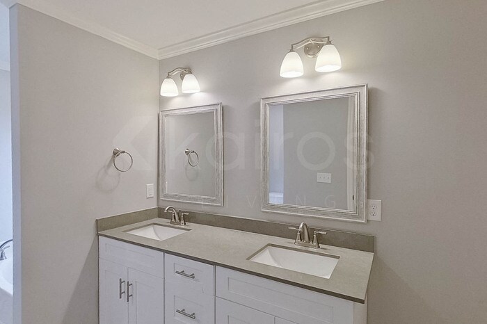 Building Photo - 560 Co Rd 71