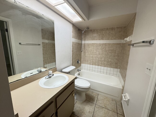 Building Photo - 387 Acorn Ln