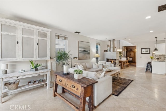 Building Photo - 610 Marigold Ave