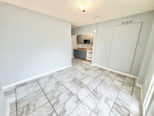 Building Photo - Deltona - 1 Bedroom, 1 Bathroom – $1,100.00