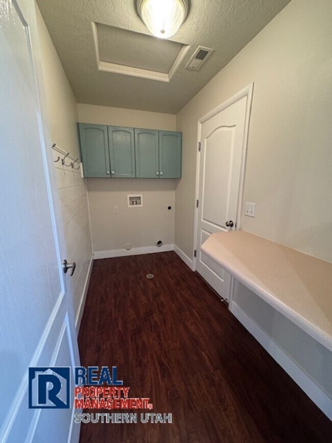 Building Photo - Sedona Hills Home