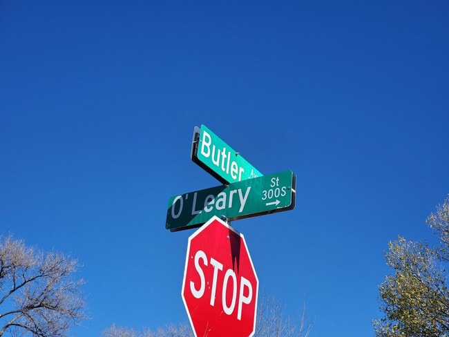 Building Photo - 515 S O'Leary St