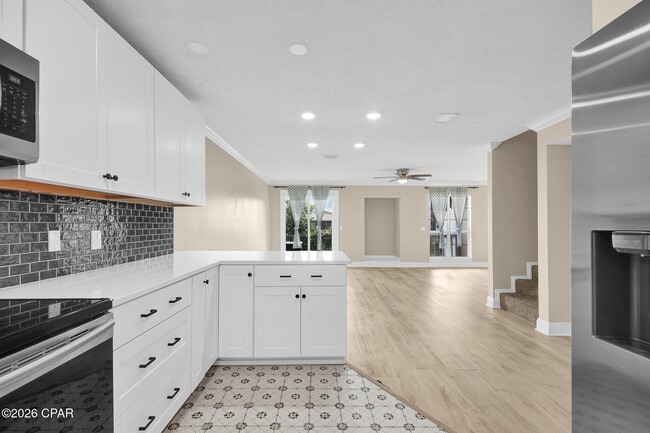 Building Photo - 1365 Capri Dr