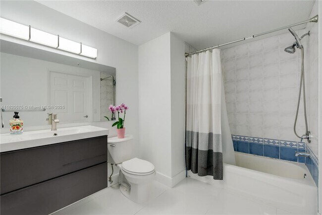 Building Photo - 3500 Coral Wy